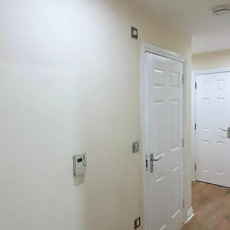 Olive Immaculate Wembley Apartment, 15Mins To Central London, By Edens Exterior photo