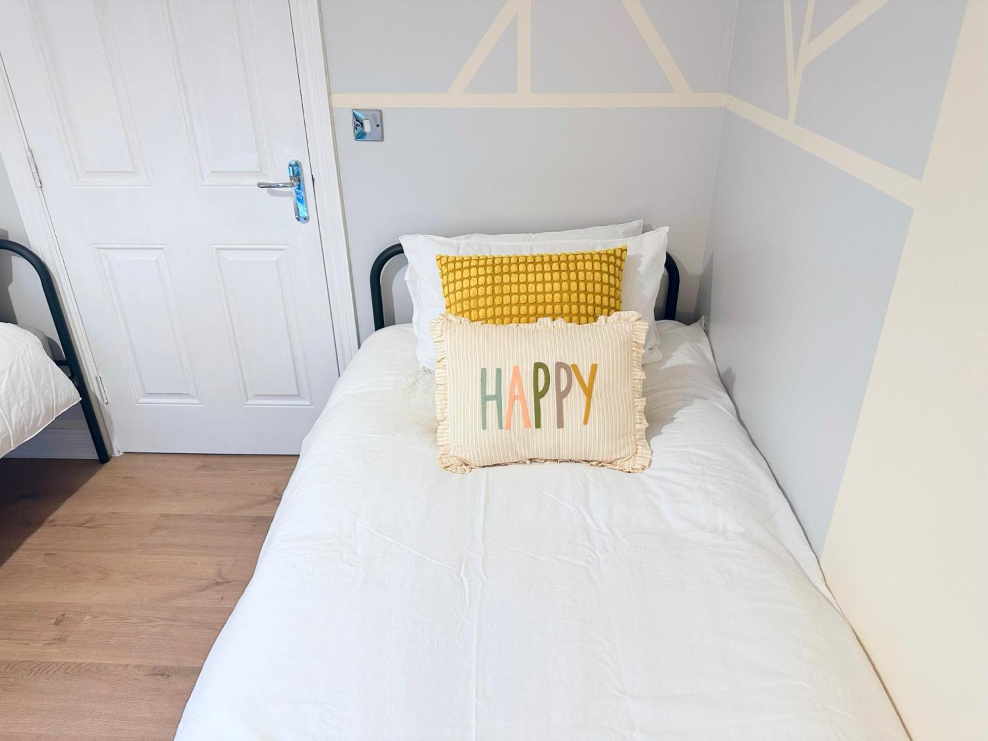 Olive Immaculate Wembley Apartment, 15mins To London, By Edens *