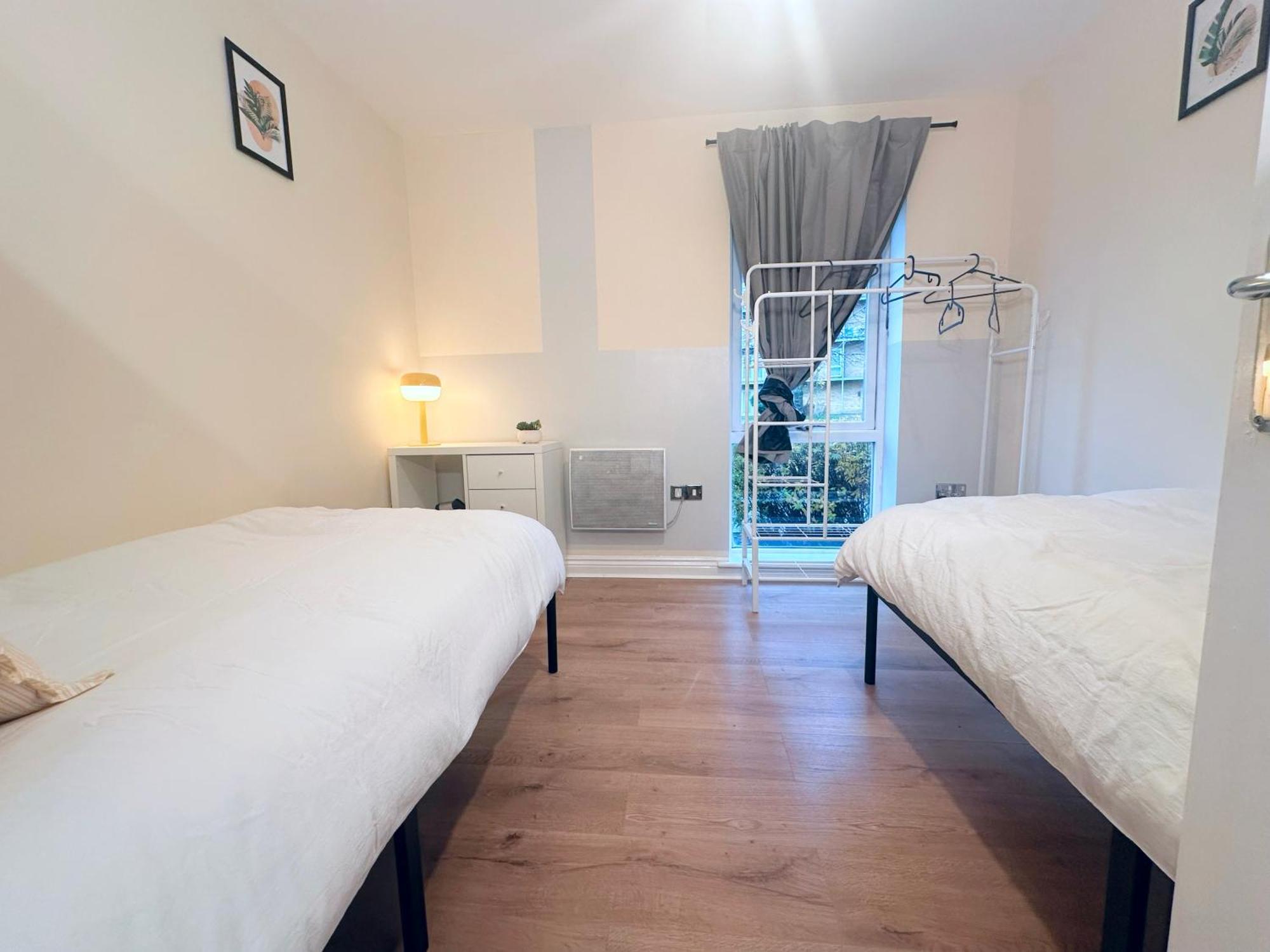 Olive Immaculate Wembley Apartment, 15mins To London, By Edens *