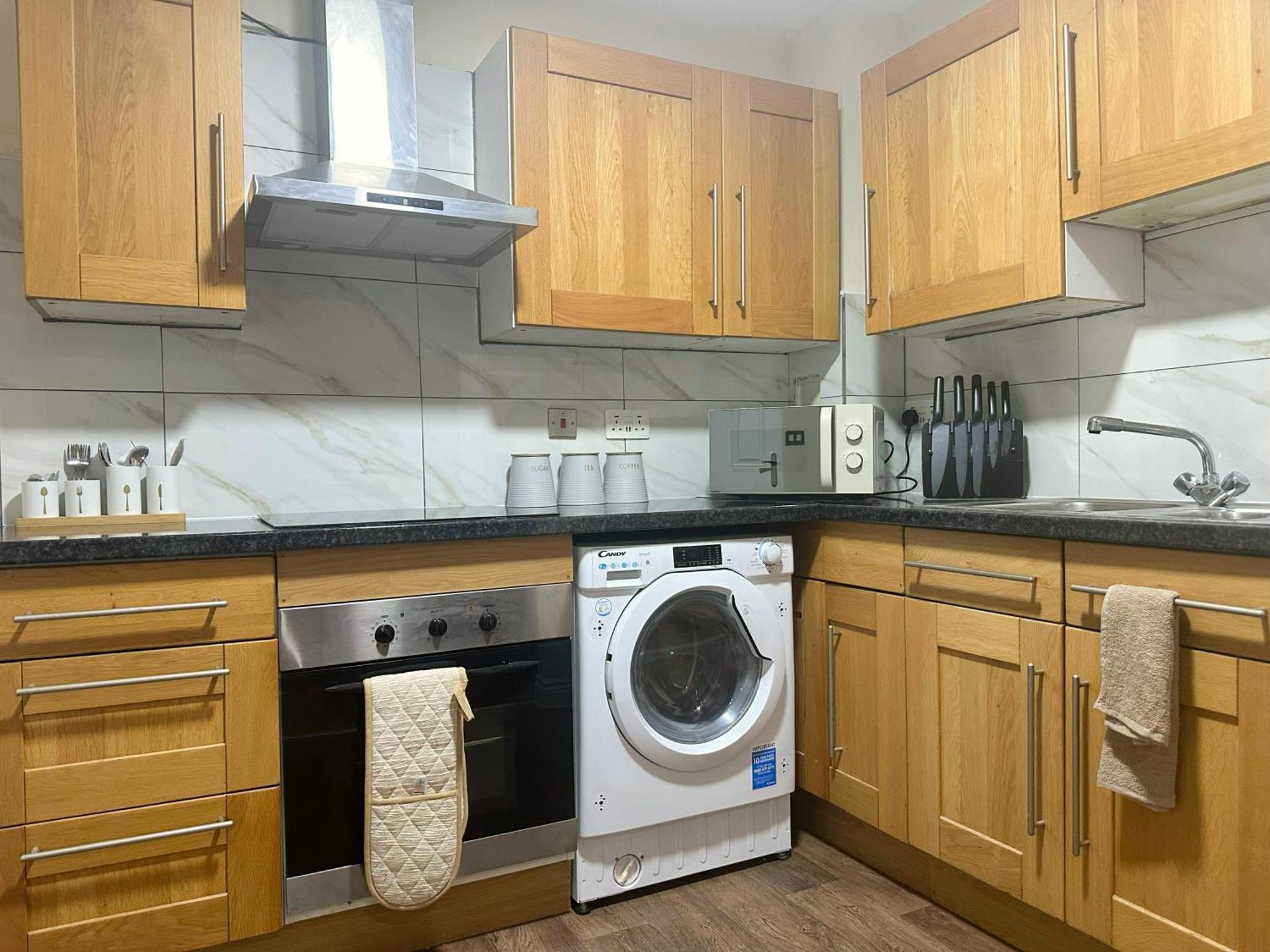 Olive Immaculate Wembley Apartment, 15mins To London, By Edens * London