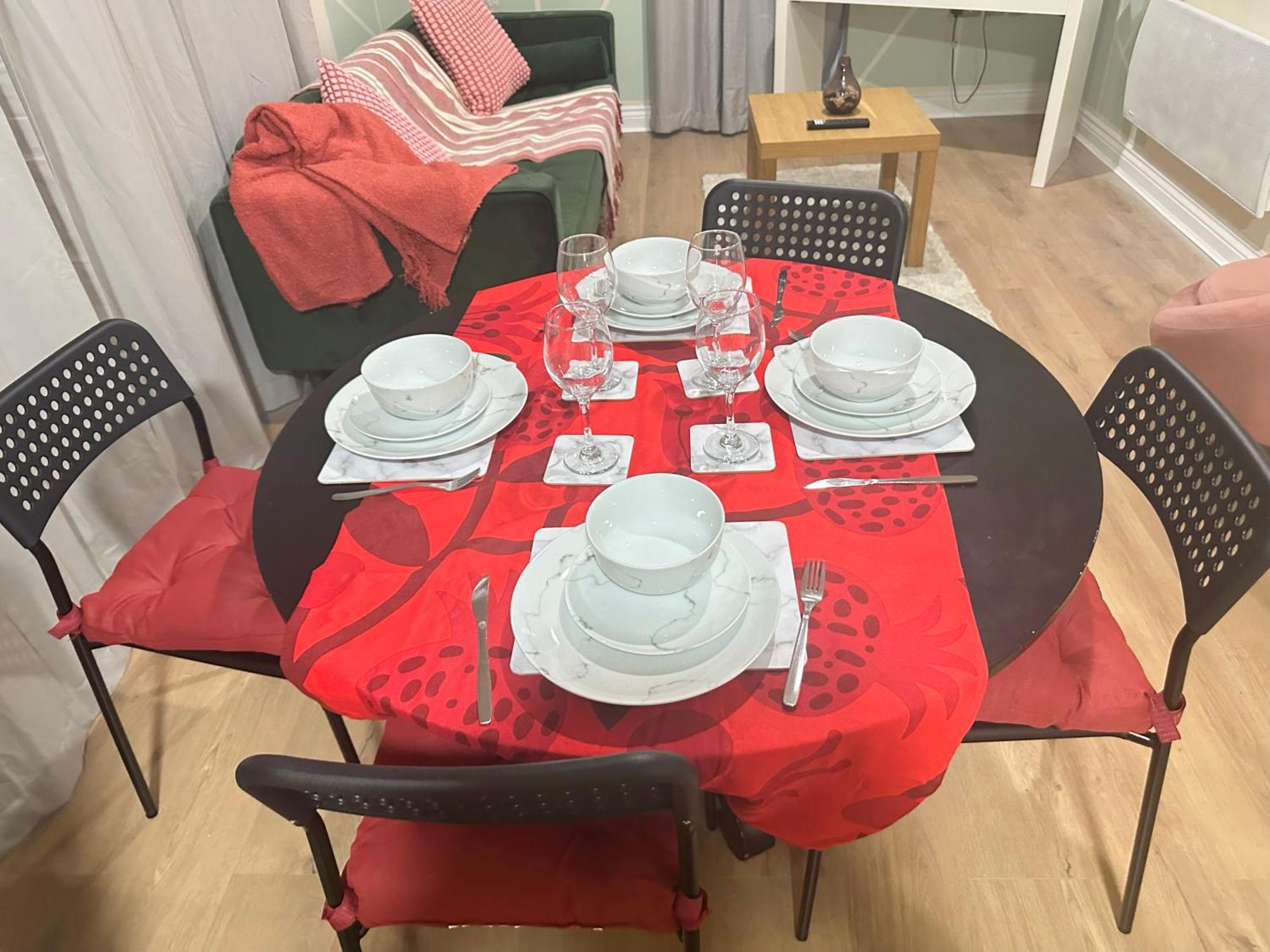 Olive Immaculate Wembley Apartment, 15mins To London, By Edens *