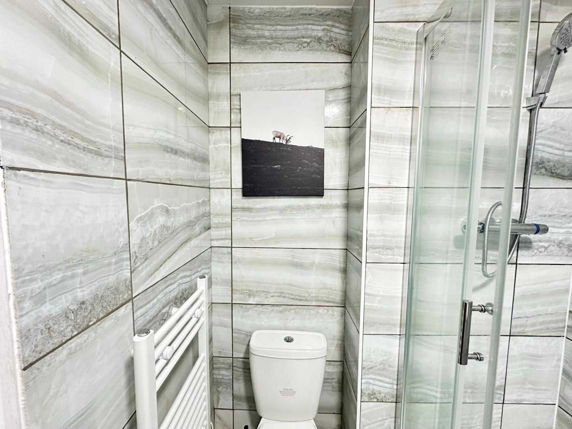 Olive Immaculate Wembley Apartment, 15mins To London, By Edens