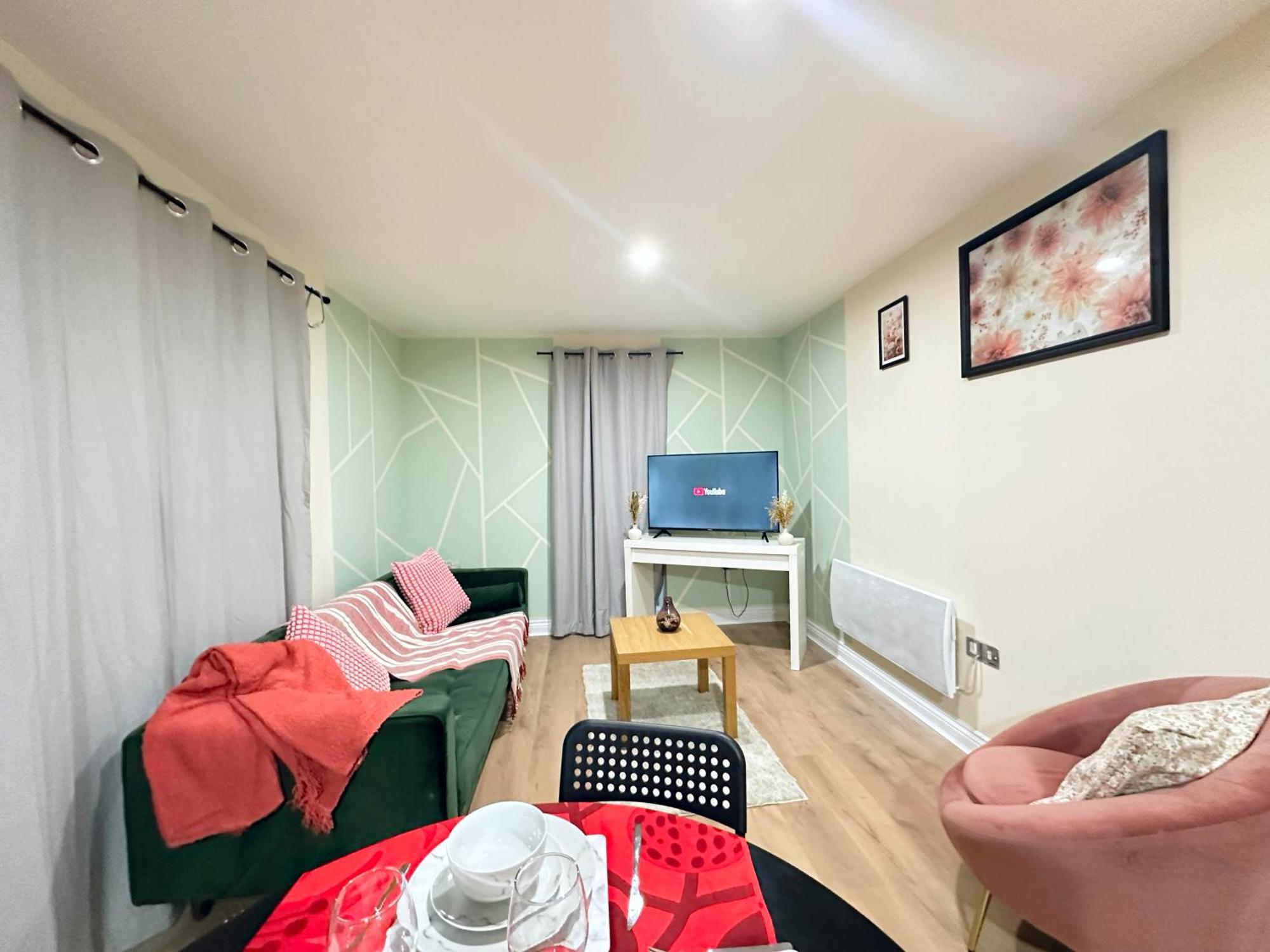 Apartment Olive Immaculate Wembley Apartment, 15mins To London, By Edens