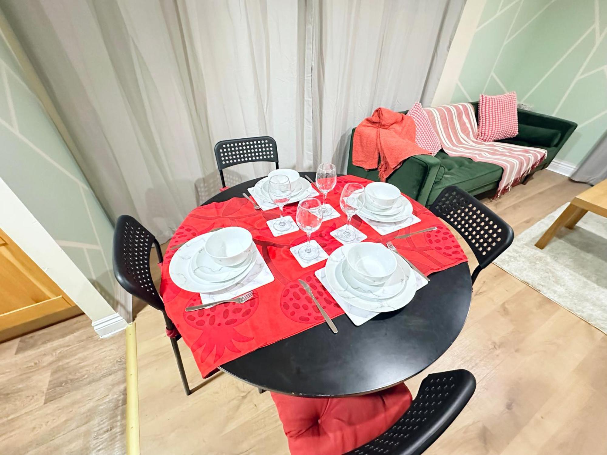 Apartment Olive Immaculate Wembley Apartment, 15mins To London, By Edens London