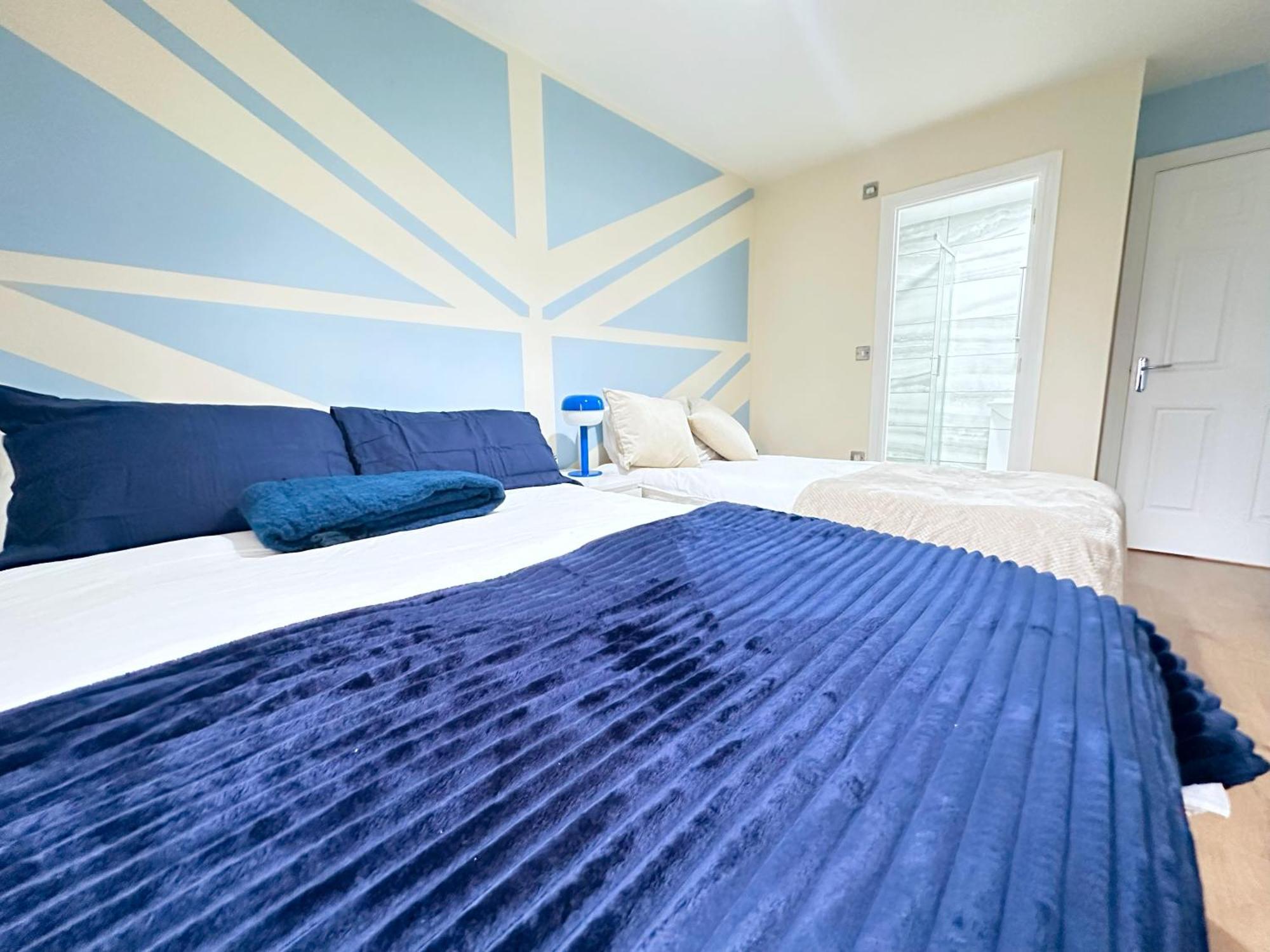 Olive Immaculate Wembley Apartment, 15mins To London, By Edens *