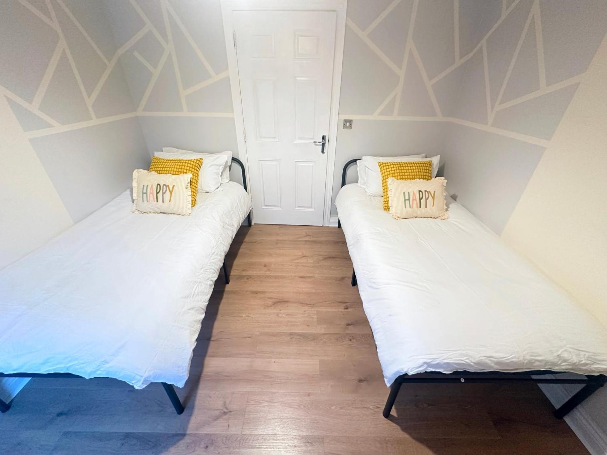 Olive Immaculate Wembley Apartment, 15mins To London, By Edens * London