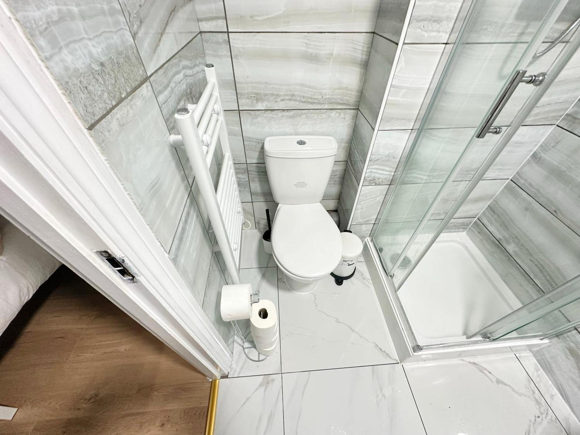 Olive Immaculate Wembley Apartment, 15mins To London, By Edens Apartment